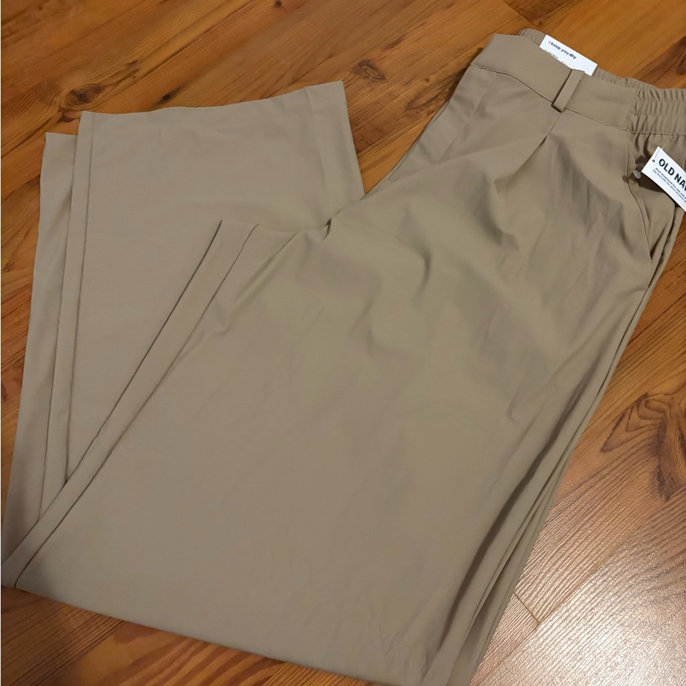 Old Navy Women’s Tan Pants